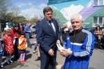 увеличить