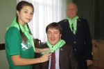 увеличить