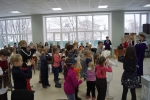 увеличить