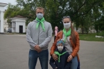 увеличить Владислав Жильцов и его родители Михаил и Олеся