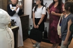 увеличить В музее