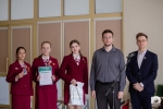 увеличить