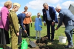 увеличить
